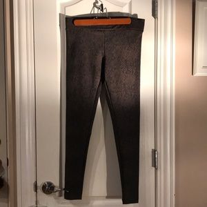 NWT MATTY M green/army snake print leggings M